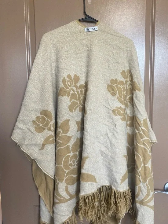 29 Palms Tan Floral Fringe Wrap Poncho (Reversible) - Picture 5 of 7